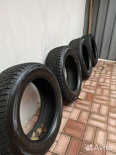 Bridgestone Blizzak Ice 2.25/60 R18