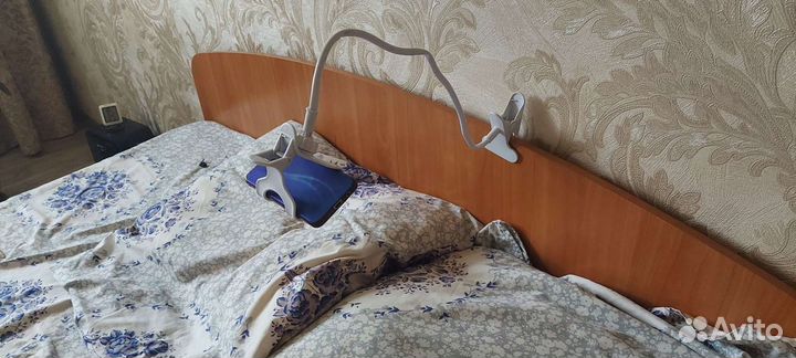 Гибкий держатель смартфона