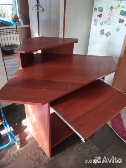 Компьютерный стол