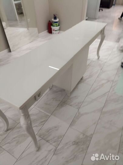 Маникюрный стол кабриоль