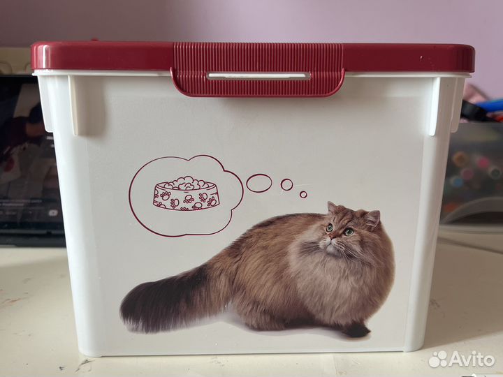 Контейнер для сухого корма