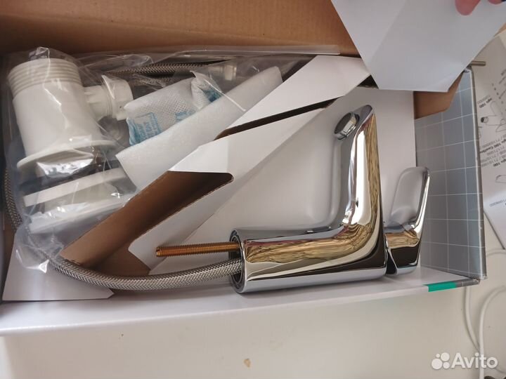 Смеситель для раковины hansgrohe со сливом