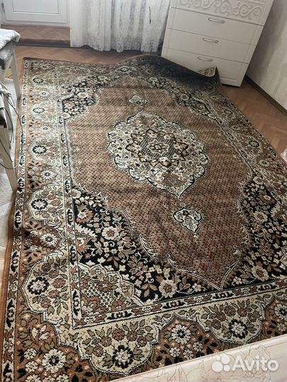 Продам ковер 2 на 3