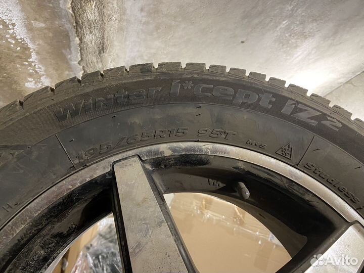 Hankook Winter I'Cept IZ2 195/65 R15