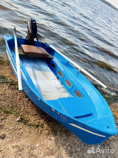 Лодка вëсельная, с мотором