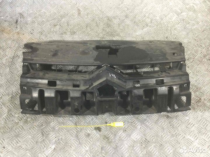 Пластик моторного отсека Citroen C5 1858670016 RHR