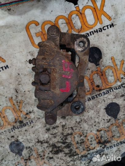 Суппорт передний левый Land Rover Freelander 1