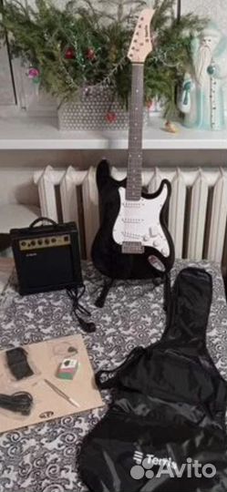 Электрогитара стратокастер с комплектом