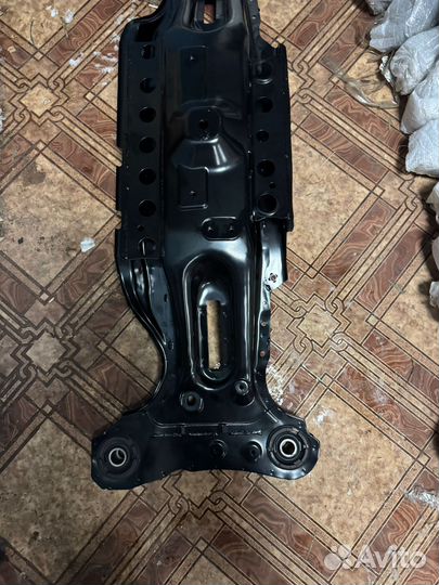 Подрамник задний Toyota Camry арт. 11374