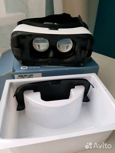 Очки виртуальной реальности samsung Gear VR SM-R32