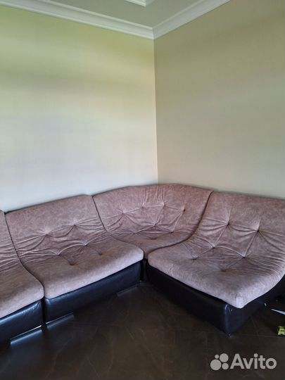 Кожаный угловой диван бу