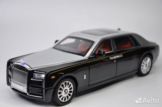 Модель автомобиля Rolls-Royce Phantom 1:18 металл