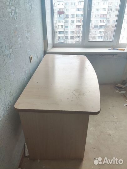 Письменный стол