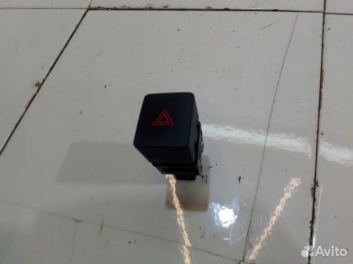 Кнопка аварийной сигнализации (Nissan Note)