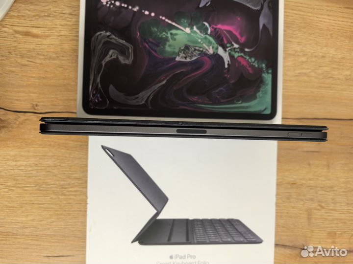 iPad Pro 11 2018 256gb + Apple SMART keyboard foli