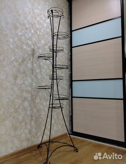 Подставка для цветов напольная металлическая