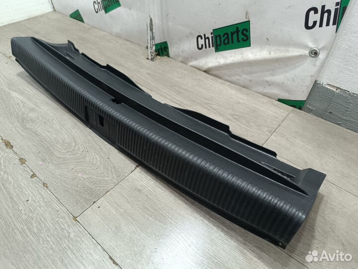 Шластик задней панели для Volkswagen Golf+ 2012