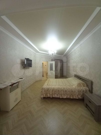 1-к. квартира, 52 м², 1/3 эт.