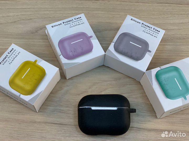 Чехлы для AirPods и AirPods Pro