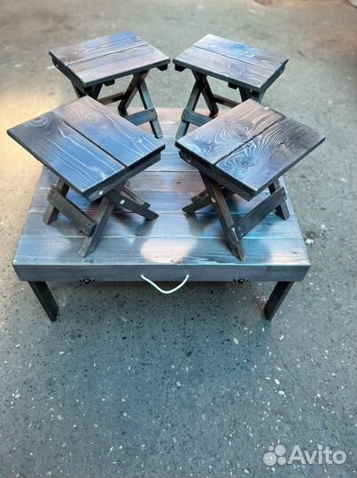 Складной стол со стульями