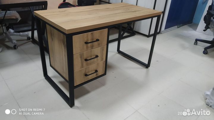 Стол письменный лофт