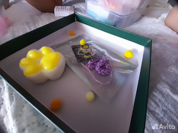 Комплект браслет из бисера и резнки