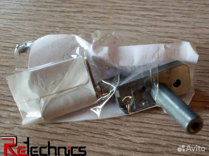 Левая петля Fujitsu lifebook N5010 (FPC06010AK)