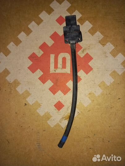 Форсунка омывателя стекла на Тойота королла 150