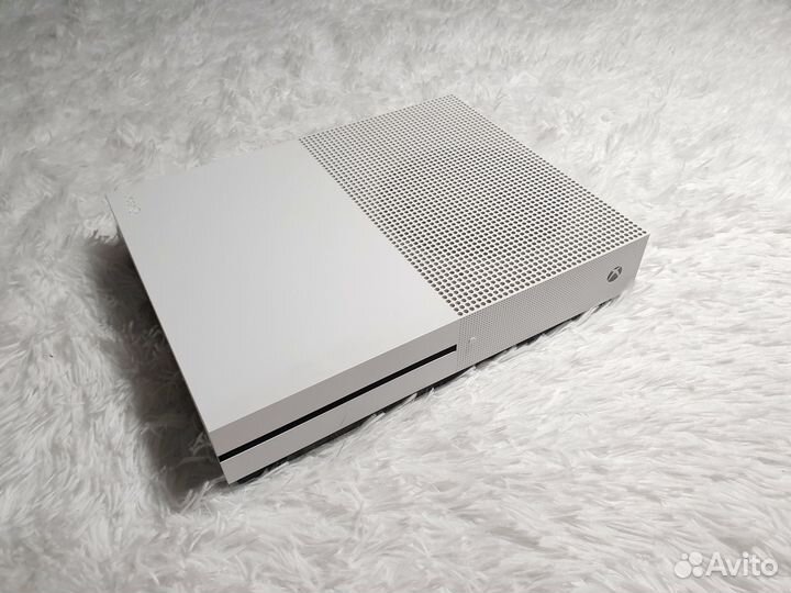 XBox One S 500Gb + более 450 игр. Возможен обмен
