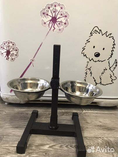 Подставка с мисками