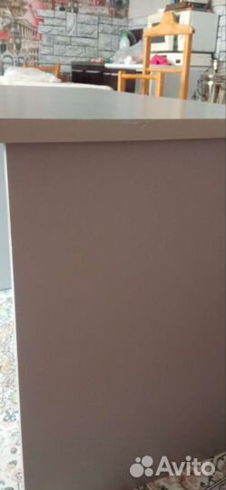 Письменный стол бу крепкий серого цвета