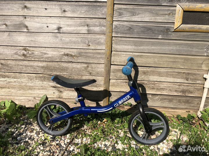 Самокат беговел globber