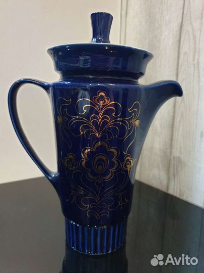 Кувшин фарфоровый