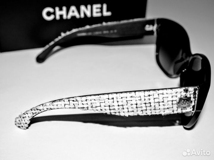 Солнцезащитные очки Chanel