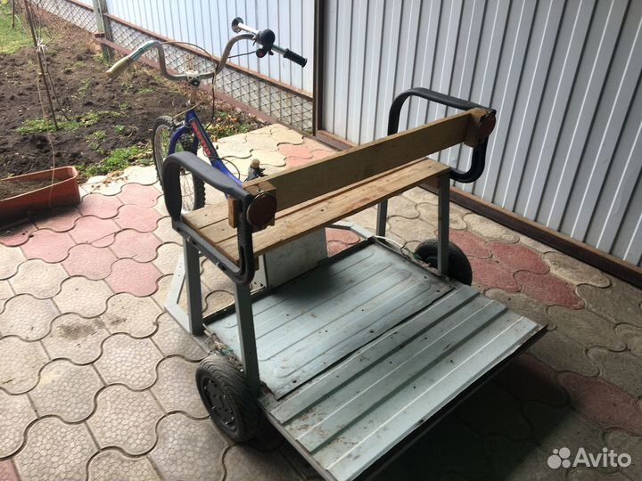 Трёхколёсный электрический скутер трицикл