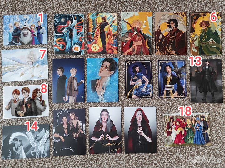 Открытки, мерч по книгам