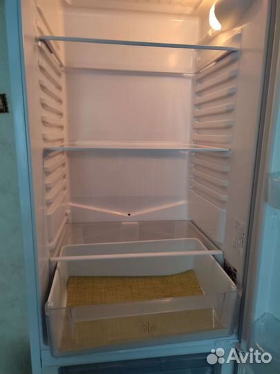 Холодильник Indesit двухкамерный