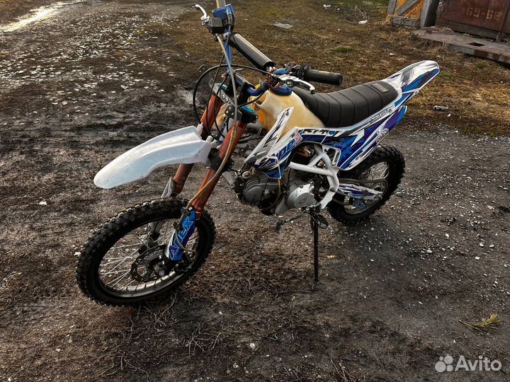 Двигатель yx125e. На питбайк