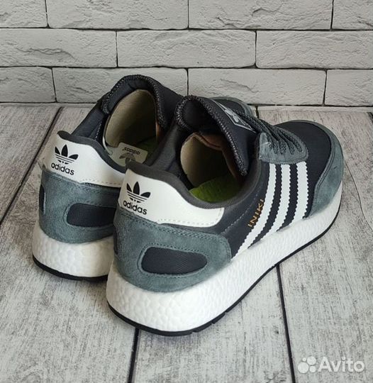 Кроссовки замшевые для мальчиков adidas iniki