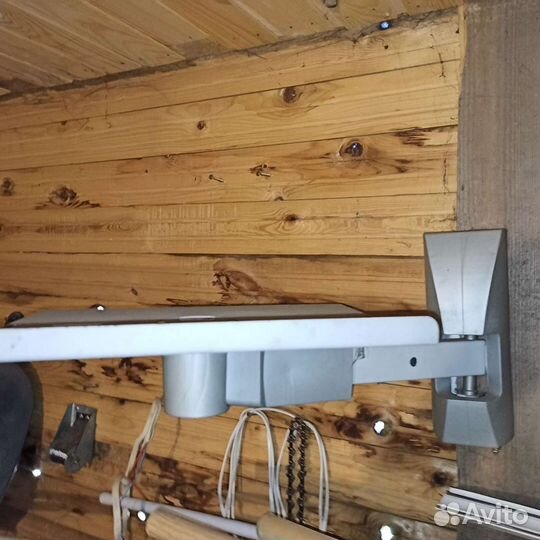 Кронштейн для телевизора поворотный на стену