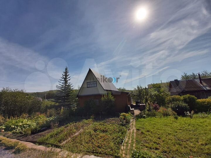 Дом 54 м² на участке 9,7 сот.