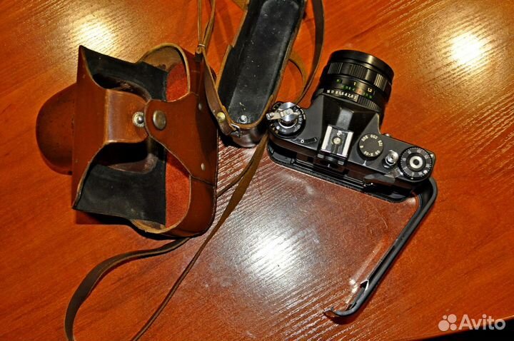 Пленочные фотоаппараты Зенит ET, Зенит-8