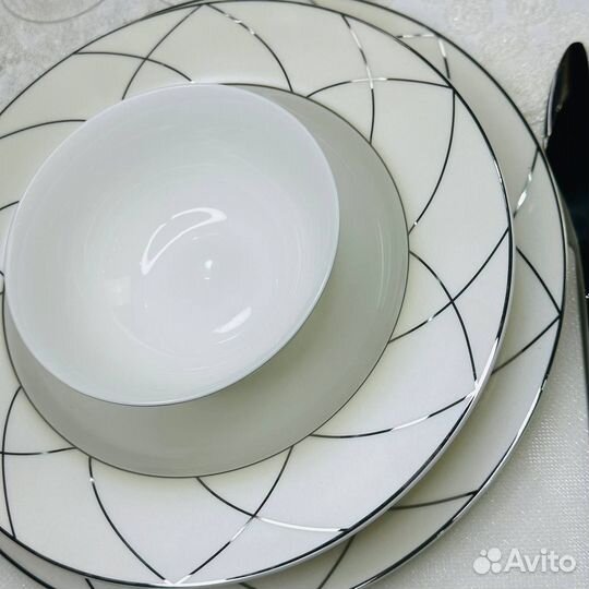 Набор столовой посуды новый