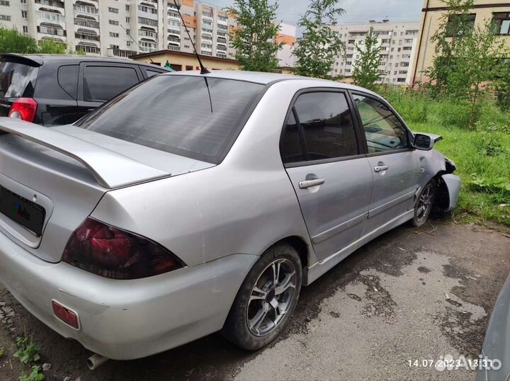 Mitsubishi Lancer 2.0 МТ, 2005, битый, 205 000 км