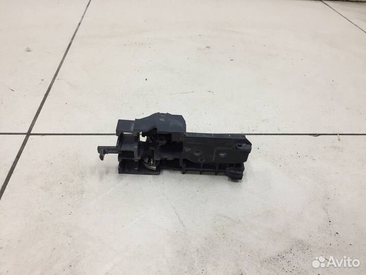 Ручка двери внутренняя правая Toyota Avensis