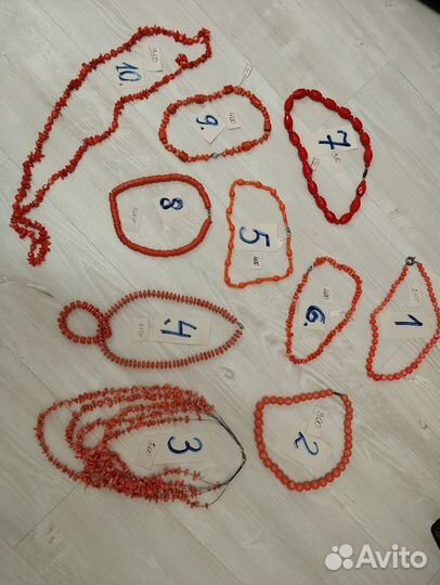 Коралловые бусы