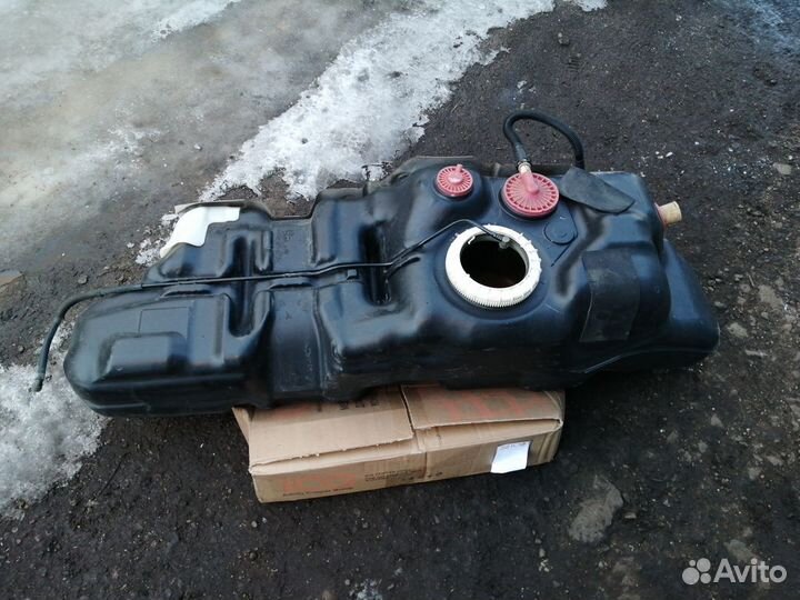 Топливный бак Toyota Land Cruiser Prado 120