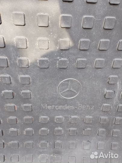 Задний коврик - поддон в багажник Mercedes w212