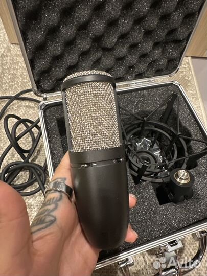 Микрофон AKG p420 полный комплект