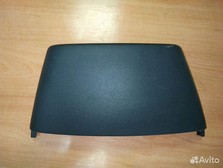 Кожух рулевой колонки верхний Renault Logan 2005-2